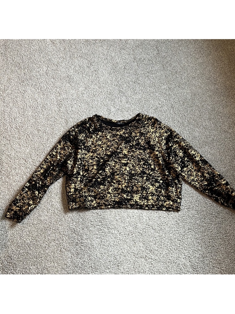 Terez - Black and Gold Sequin Cropped Long-Sleeve Top - Women